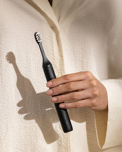 SURI Sustainable Electric Toothbrush (Brush + UV Case) - Black
