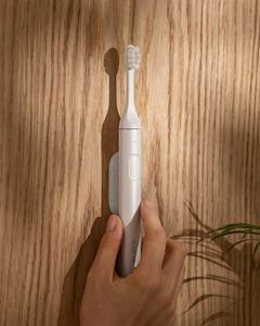 SURI Sustainable Electric Toothbrush (Brush + UV Case) - White